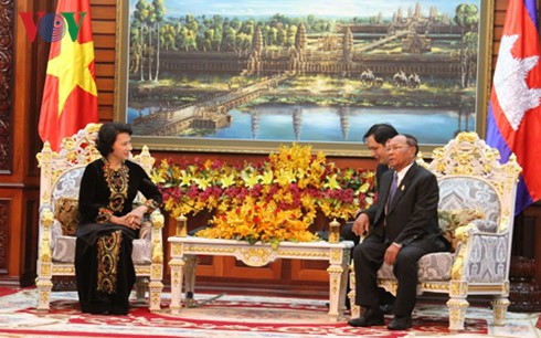 Вьетнам и Камбоджа укрепляют дружбу, солидарность и сотрудничество - ảnh 1